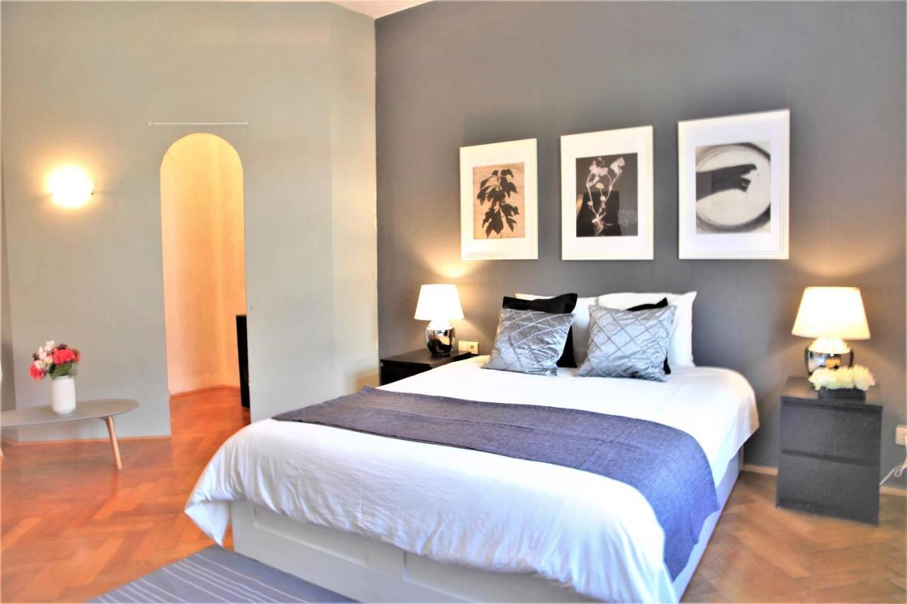 Spacious Apartment In The Heart Of Инсбрук Екстериор снимка
