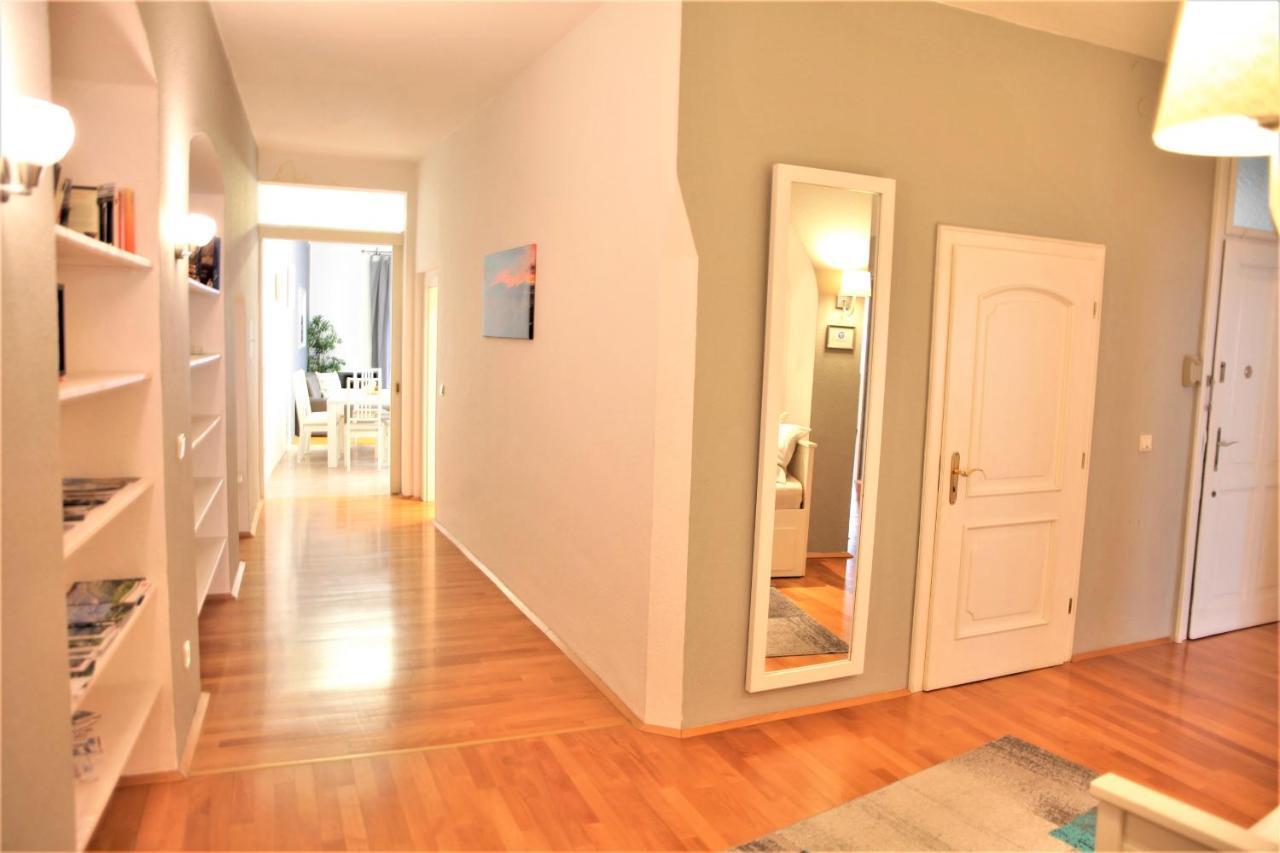 Spacious Apartment In The Heart Of Инсбрук Екстериор снимка